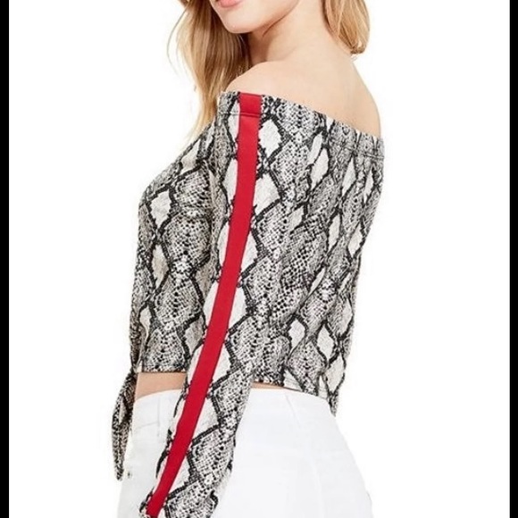 Guess Off Shoulder Top - Picture 3 of 4